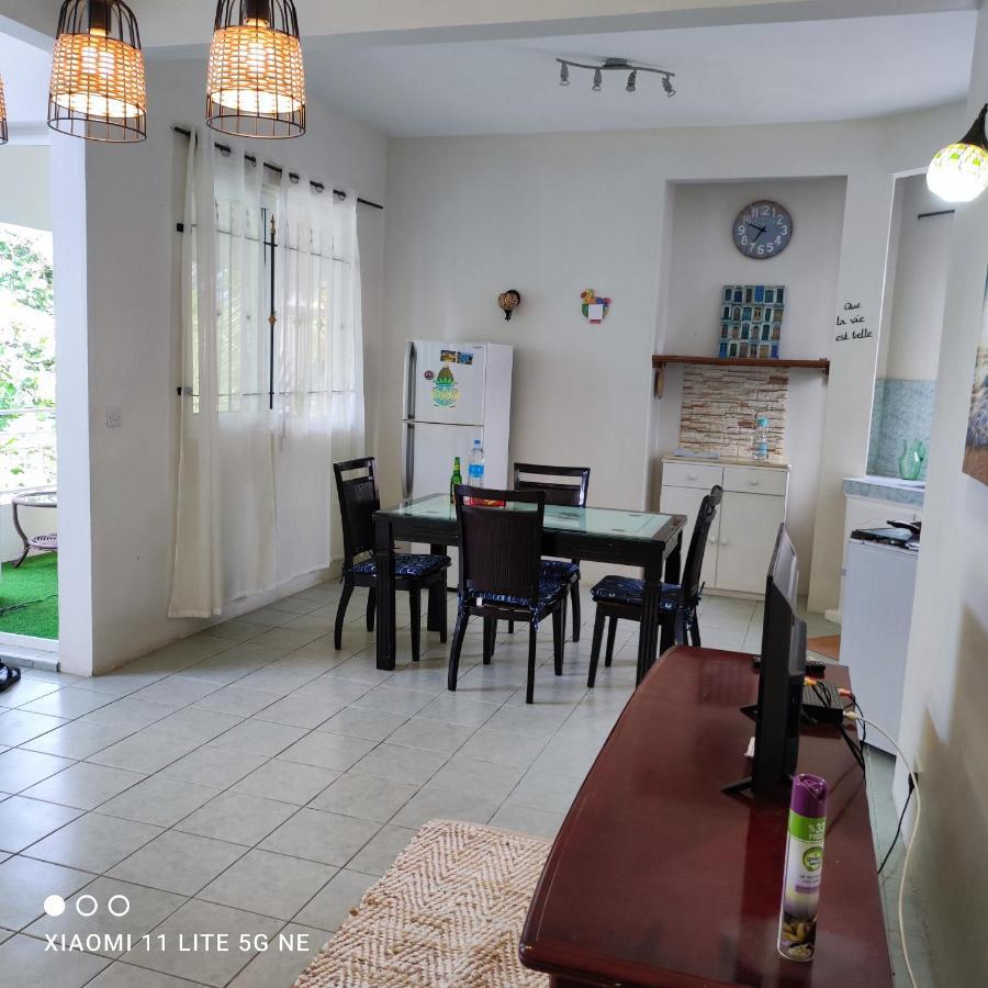 Grand Baie View Appart Экстерьер фото